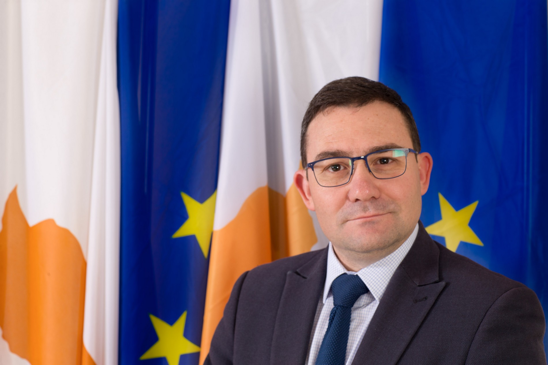 Γραμματεας Υπ Συμβουλιου κ Θεοδοσης Τσιολας