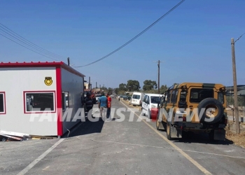 Εικόνες εντός του οδοφράγματος Δερύνειας από την πλευρά των κατεχομένων