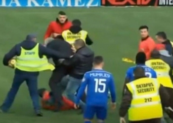 Διαιτητής έφαγε ξύλο επειδή έδωσε πέναλτι στις καθυστερήσεις