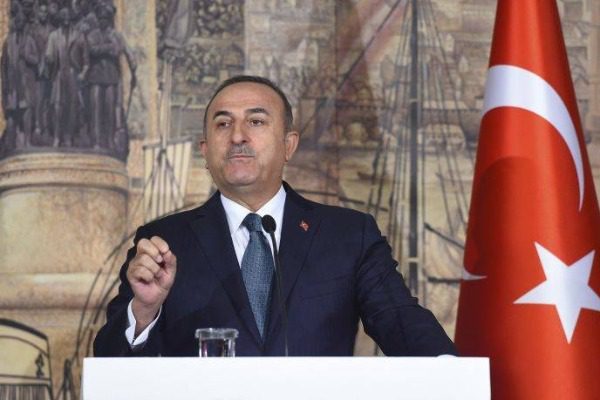 Τσαβούσογλου: Ας με συγχωρέσουν οι Έλληνες φίλοι μας που ακόμη λέω «Μακεδονία»