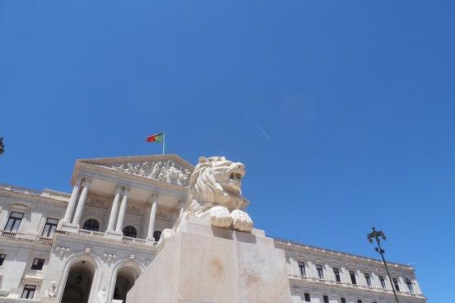 Πορτογαλία: Το Κοινοβούλιο νομιμοποίησε την ευθανασία