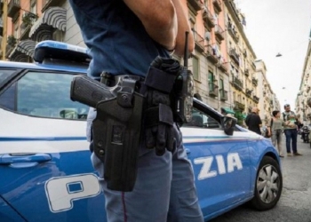 Βίαιη επίθεση κατά νεαρού ζευγαριού ομοφυλόφιλων στο μετρό της Ρώμης