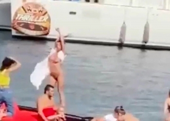 Σάλος στην Τουρκία: Μοντέλα πόζαραν γuμνά μέσα στο Ραμαζάνι και συνελήφθησαν