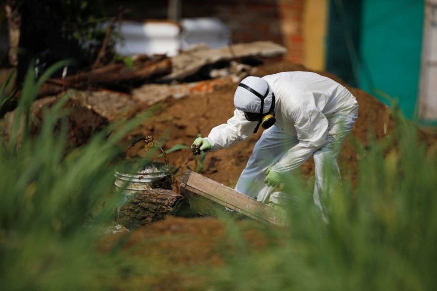 Βρήκαν μυστικό νεκροταφείο με 40 πτώματα στο σπίτι πρώην αστυνομικού