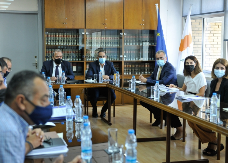 Attorney General - Meeting on the issue of vaccination certificates Legal Service, Nicosia, Cyprus Attorney General George Savvidis chairs a meeting on the issue of complaints about the issuance of vaccination certificates by doctors who did not respond to reality. // Attorney General - Meeting on the issuing of vaccination certificates Law Office of the Republic, Lefkosia, Cyprus The Attorney-General, Mr George Savvides, presides over a meeting on the reported cases of doctors who have issued fake vaccination certificates.