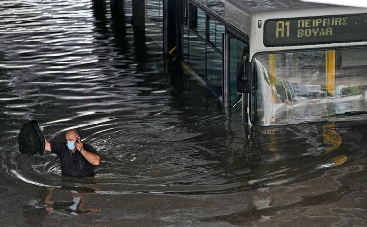 Στιγμιότυπα από την κακοκαιρία Μπάλλος